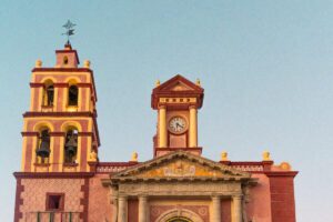 Lee más sobre el artículo La historia de Querétaro a través de sus monumentos y edificios históricos